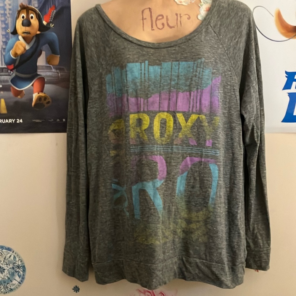 Roxy Gray Long Sleeved Graphic T Shirt Size Medium - Picture 2 of 6
